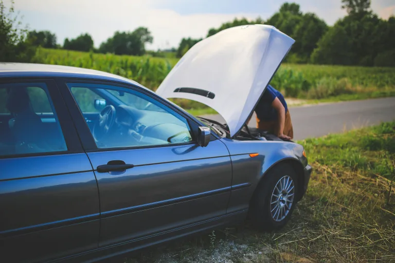 Elektryk samochodowy – kiedy i dlaczego warto skorzystać z fachowej pomocy
